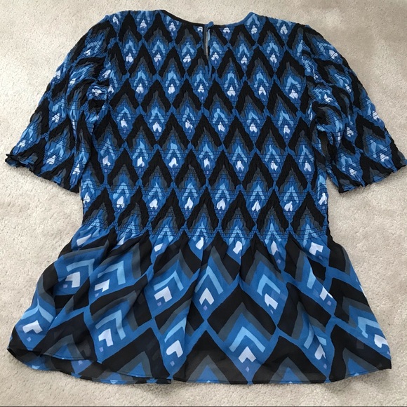 SOLD! CLUB MONACO Gorgeous Ruched Top, Small - Picture 3 of 6